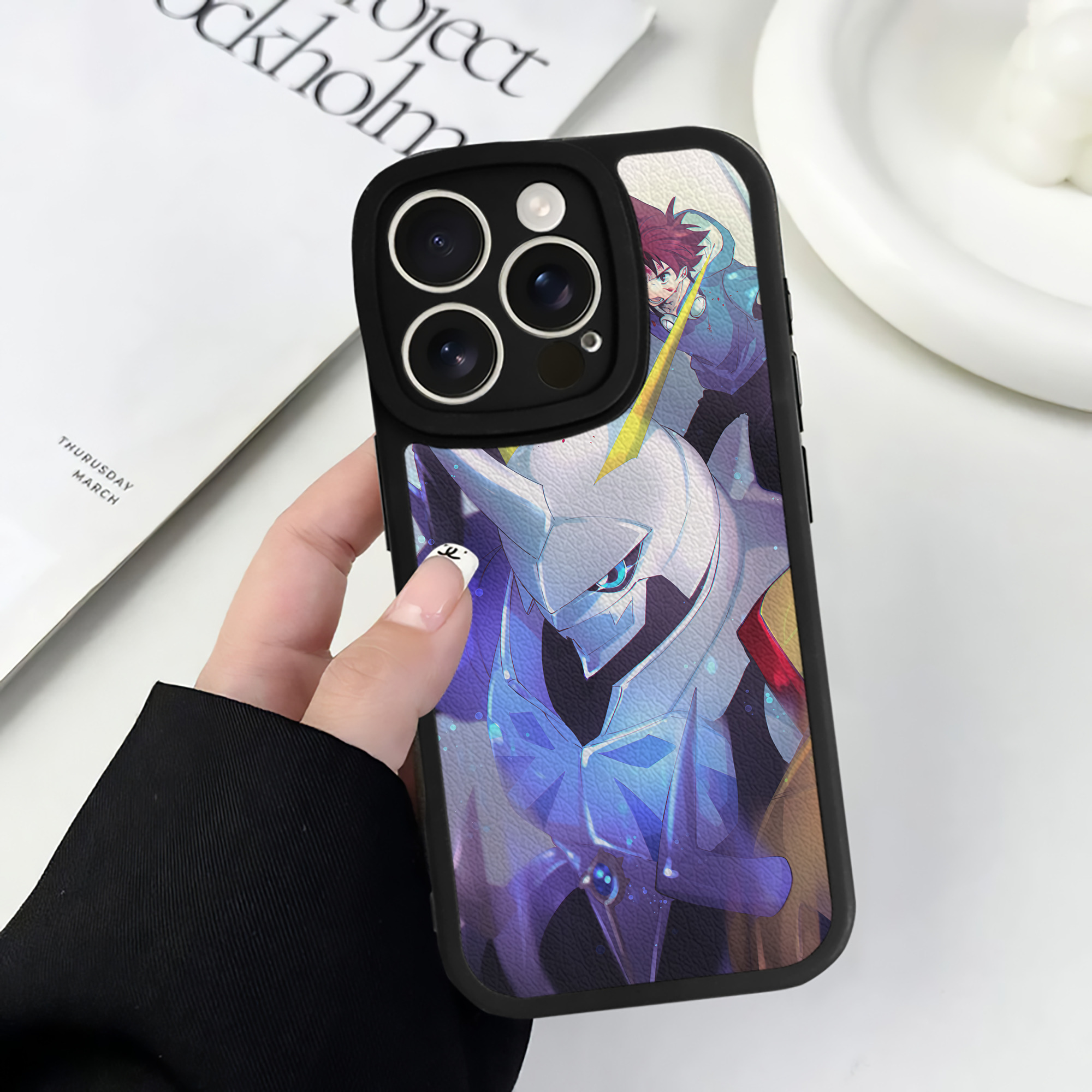 （画像用） Digimon デジタルモンスター/デジモン 【iPhone 16シリーズ対応】シリコンスマホケース（レザー調） 材質：シリコン